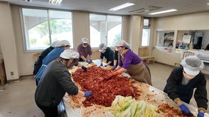 쇼골프, 사츠마-구마모토 취약 계층 위해 '김장 김치' 나눔 - 뉴스 썸네일 이미지