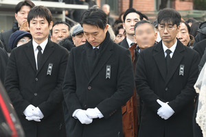 [포토] 설경구-조우진-박해일 '故 안성기 떠나보내며'