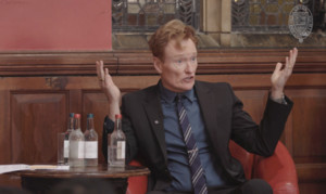 코난 오브라이언, '反트럼프 개그' 그만... 동료 코미디언 비판