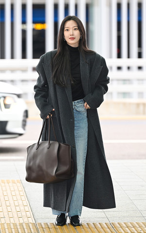 [포토] 문가영 '코트만 걸쳐도 멜로 분위기'