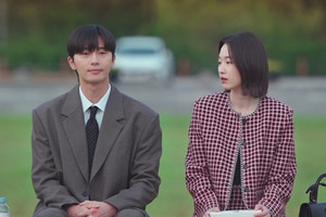 경도를 기다리며 강기둥 관련 보도 썸네일