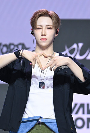 [포토] 알파드라이브원 아르노 '윙크 하트는 반칙!'