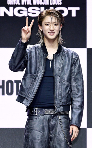 [포토] 롱샷 우진 '풋풋한 미소'