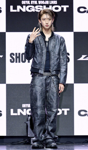 [포토] 롱샷 우진 '드디어 데뷔'