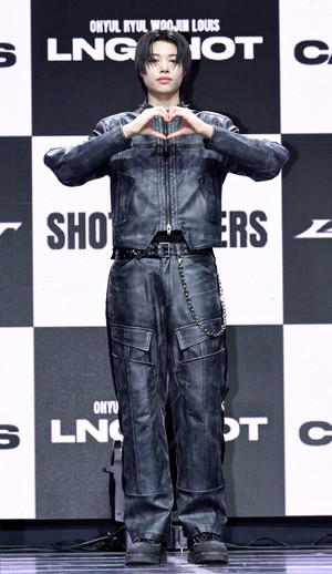 [포토] 롱샷 루이 '팔척 막내의 하트'