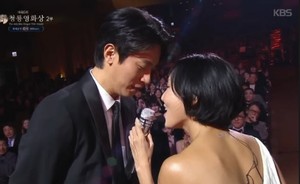 Hwasa Discusses 'Good Goodbye' with Park Jung-min: "Grateful, Yet a Bit Frustrated"