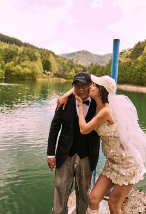 최여진. 잘 사는 줄 알았는데…떠돌아 다니는 중