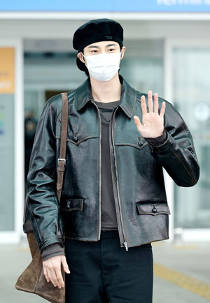 [포토] 변우석 '패션위크 다녀올게요'