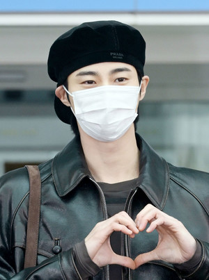 변우석, 출국하는 팔척장신 '21세기 이안대군' [MHN영상]