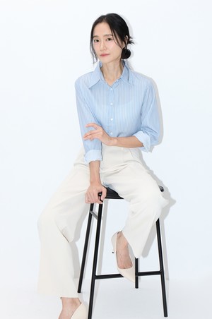 ‘열일 행보’ 최희진, 넷플릭스 ‘이 사랑 통역 되나요?’ 출연… 김선호와 ‘母子 케미’