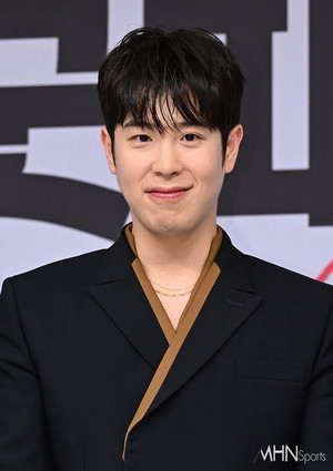 Block B's P.O Reveals Pre-Debut Plastic Surgery Offer: "Almost Became Kwon Sang-woo" on 'Bittersweet Brothers'