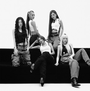 아이들 맞아? 확 달라진 '모노' 비주얼...흑백 뚫고 나오는 강렬 카리스... - 뉴스 썸네일 이미지