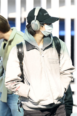 [포토] 라이즈 앤톤 '음악과 함께 출국'