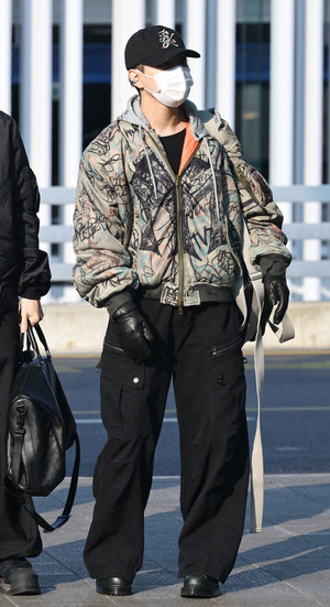 [포토] 에이티즈 홍중 '장갑까지 야무지네'