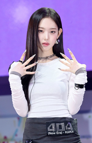 [포토] 키키 이솔 '점점 더 예뻐져'