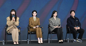 [포토] 이나영 '아너 그녀들의 법정 기대하세요'