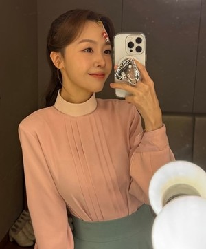 온주완, ♥방민아와 결혼하더니 달달 신혼 근황?..."공연 화이팅" 외조 '눈길'