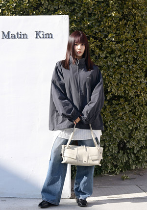 [포토] 에스파 닝닝 '패션은 벌써 봄'