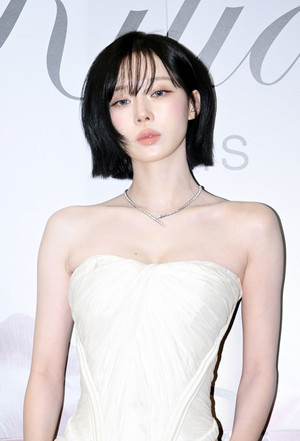 [포토] 에스파 윈터 '홀리는 눈빛'