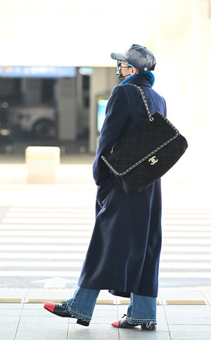 [포토] 지드래곤 '돋보이는 샤넬백'