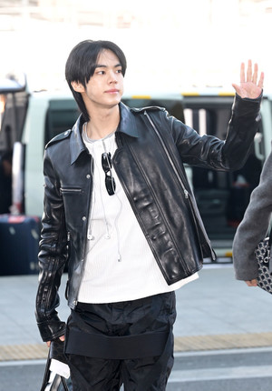 [포토] 투어스 도훈 '사이 안녕'