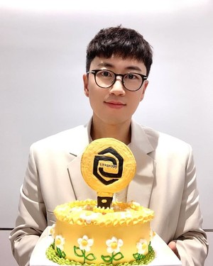 ジャン・スウォン夫妻、子育て方針巡る議論で謝罪コメント発表