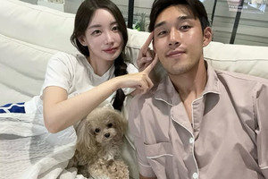 유명 아나운서, 지식인 답변 '유출'...