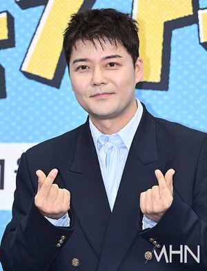 전현무, '또' 공개 연애…