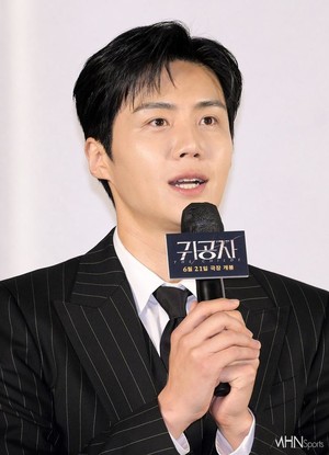 Actor Kim Seon-ho Faces Tax Evasion Allegations and Potential Breach of Contract Penalties up to 1 Billion KRW