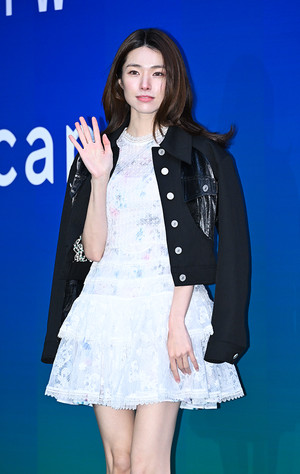 [포토] 하영 '강추위 이기는 미모'