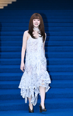 [포토] 빌리 츠키 '걸음마다 꽃향기가~'