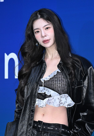 [포토] 장재인 '화끈한 복근노출'