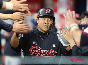 롯데 내야 재배치 관련 보도 이미지