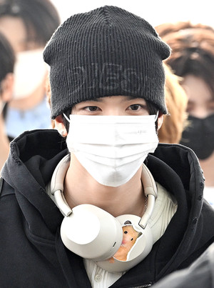 [포토] SMTR25 하민 '헤드셋 스티커만큼 귀엽네'