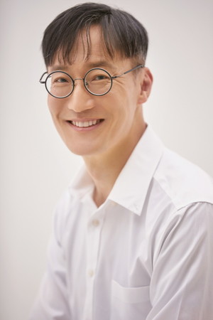 "머리 숙여 감사"...'판사 이한영' 지성 父 정재성, 애틋 종영 소감 - 뉴스 썸네일 이미지