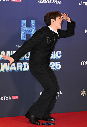 [포토] 이창섭 '감기 조심하세요'