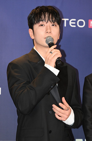 [포토] 포레스텔라 고우림 '여심 흔드는 목소리'