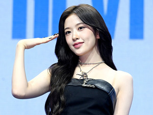 [포토] 아이브 안유진 '바라보면 빠져들어'