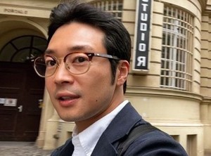 韩国艺人李鉉因肩部手术暂时失去行动能力,亲口讲述事故经过