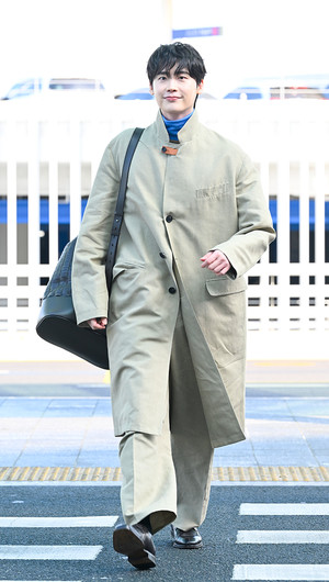 [포토] 이종석 '패션위크 다녀올게요'