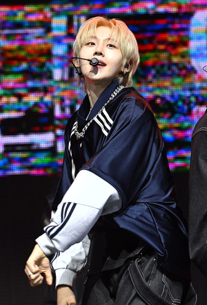 [포토] 튜넥스 시환 '꿈만 같은 무대'