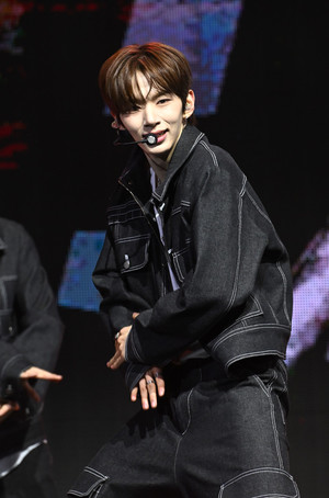 [포토] 튜넥스 성준 '절도있게'