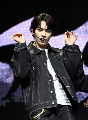 [포토] 튜넥스 동규 '강렬한 눈빛'