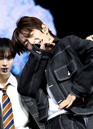 [포토] 튜넥스 성준 '찡긋'