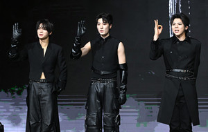 [포토] 세계 최초 청각장애 아이돌 빅오션 '수어로 인사'