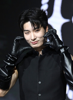 [포토] 빅오션 지석 '원맨아미 사랑해주세요'