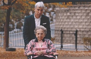 치매 엄마 둔 목사 아들의 기록…눈물 쏟게 할 韓 다큐멘터리 영화 ('파이 굽는 엄마')