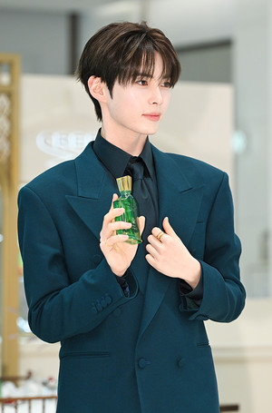 [포토] 제로베이스원 성한빈 '멋짐 장착'