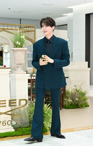 [포토] 제로베이스원 성한빈 '걸음마다 향기로워'