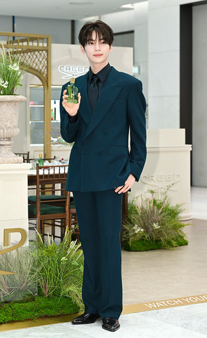 [포토] 제로베이스원 성한빈 '조각상 비주얼'